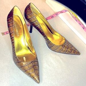 Enzo Angiolini - Brown Snake Skin Print w/Gold Detail 4”Heel Size 9M slim width